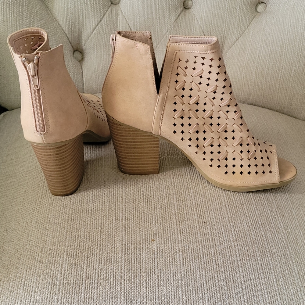 Open toe booties - Picture 2 of 4